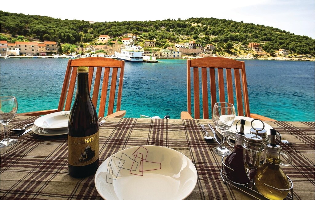 Zirje Apartment | 1 bedroom accommodation in Zirje