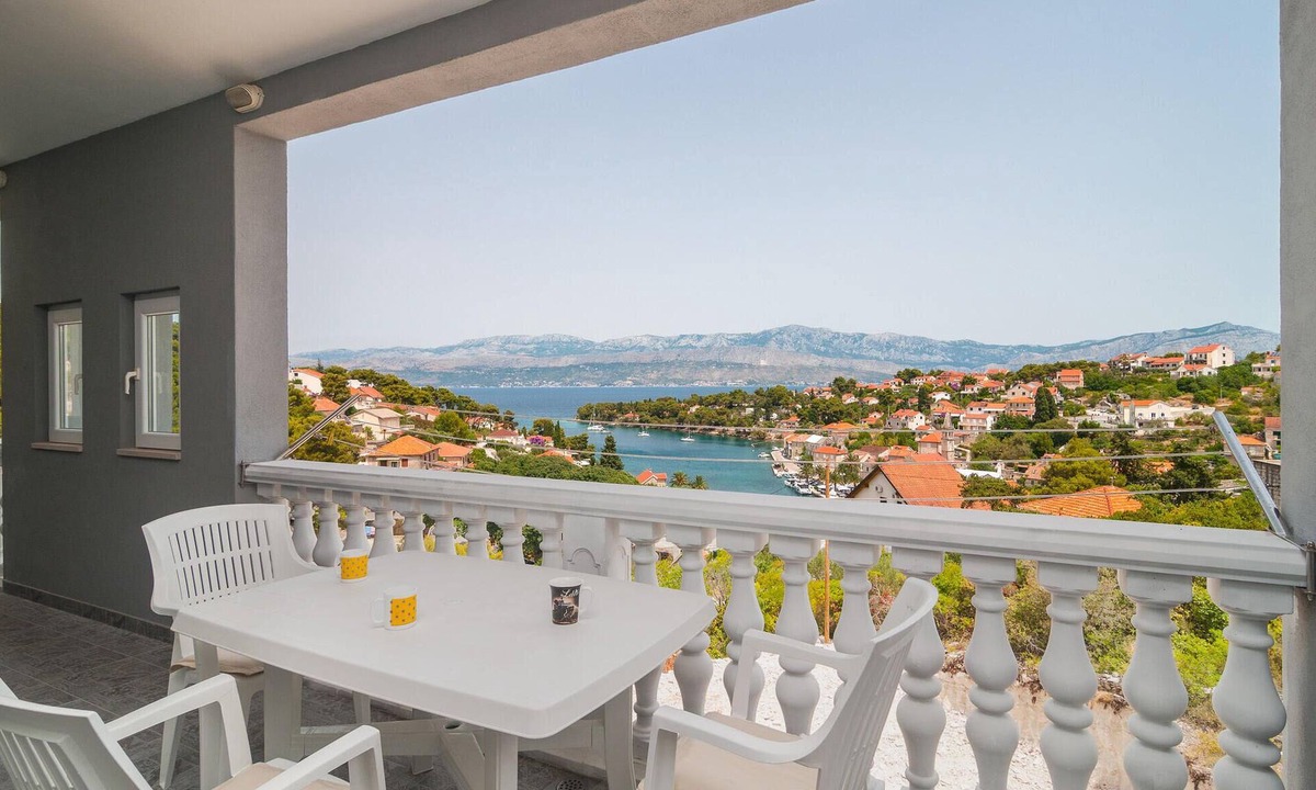 Splitska Apartment | 1 bedroom gorgeous apartment in Supetar-Splitska