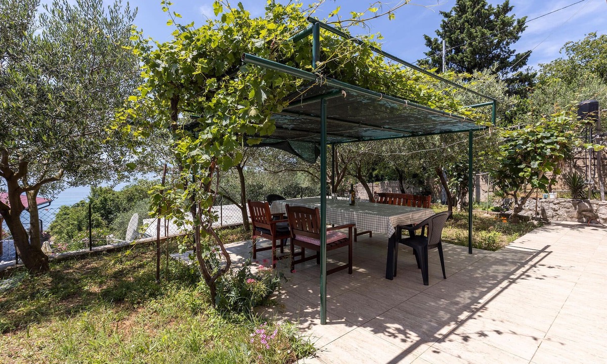 Omisalj Apartment | 1 bedroom gorgeous apartment in Omisalj