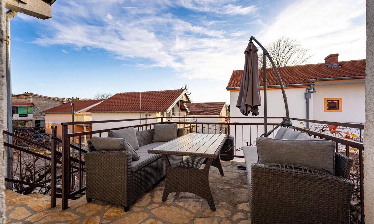Gornji Karin Apartment | 1 bedroom nice apartment in Gornji Karin