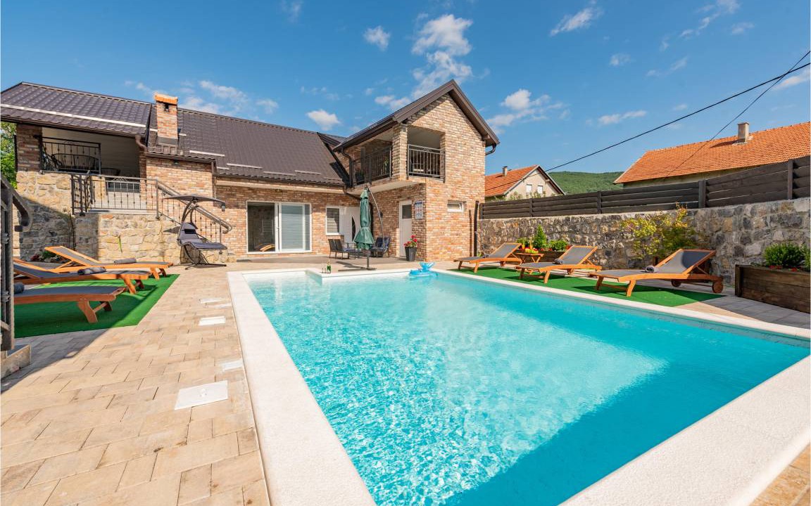 Municipality of Gracac Apartment | 100 m² Apartment ∙ 3 bedrooms ∙ 6 guests