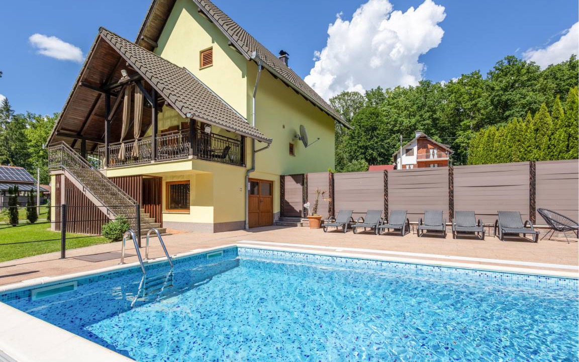 Brestovac House | 100 m² House ∙ 3 bedrooms ∙ 8 guests