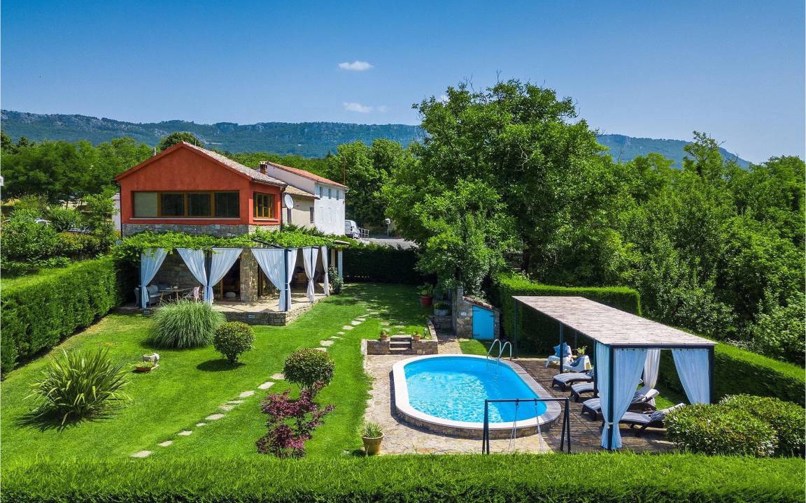 Buzet House | 100 m² Maisonette ∙ 2 bedrooms ∙ 5 guests