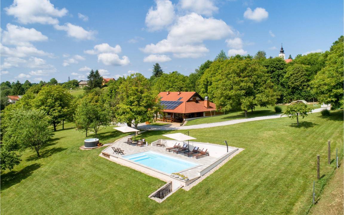 Glina House | 107 m² House ∙ 3 bedrooms ∙ 9 guests