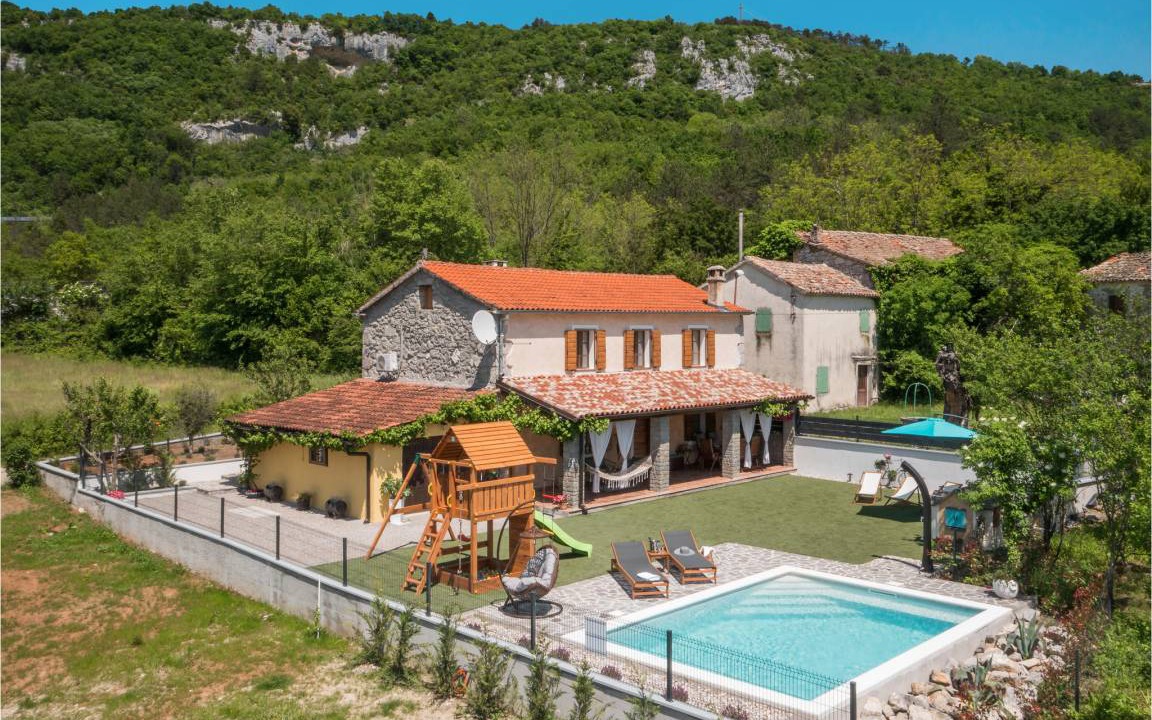 Rim House | 110 m² House ∙ 2 bedrooms ∙ 6 guests
