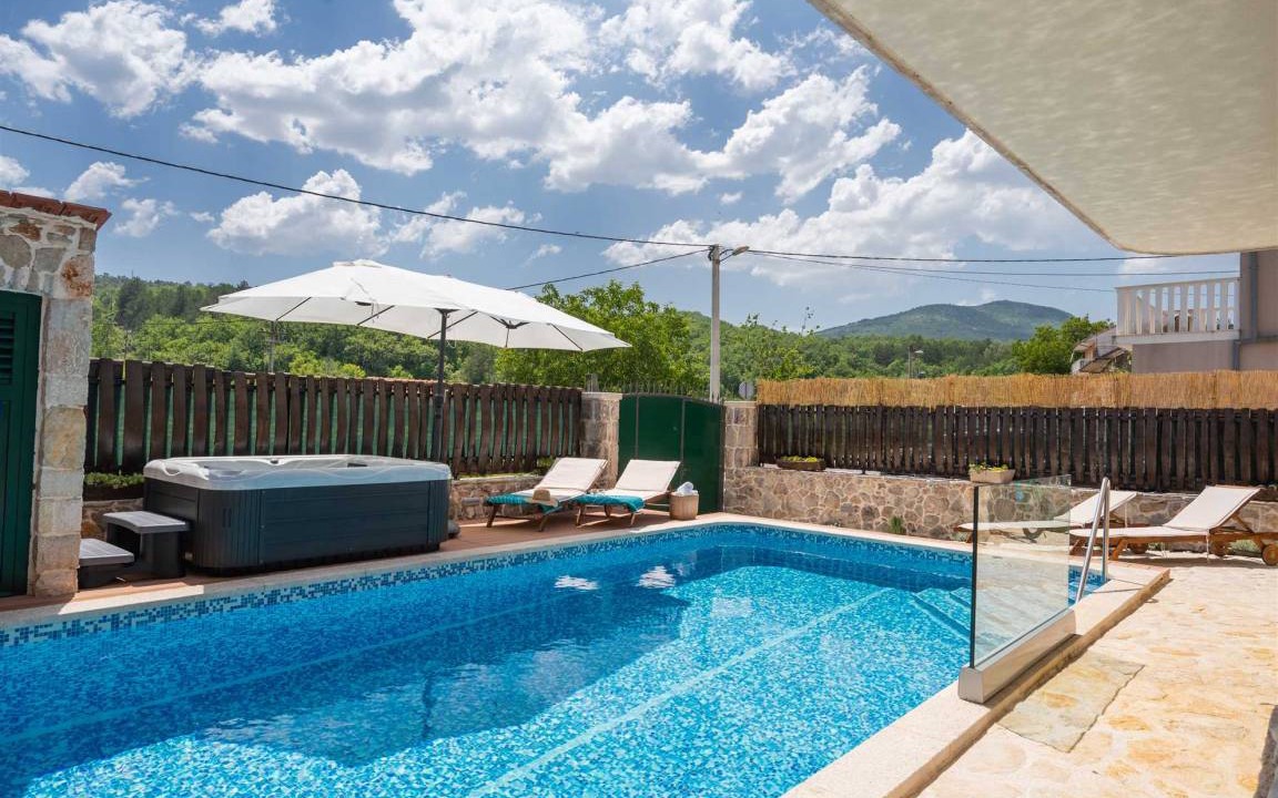 Prolozac Villa | 110 m² Villa ∙ 3 bedrooms ∙ 8 guests