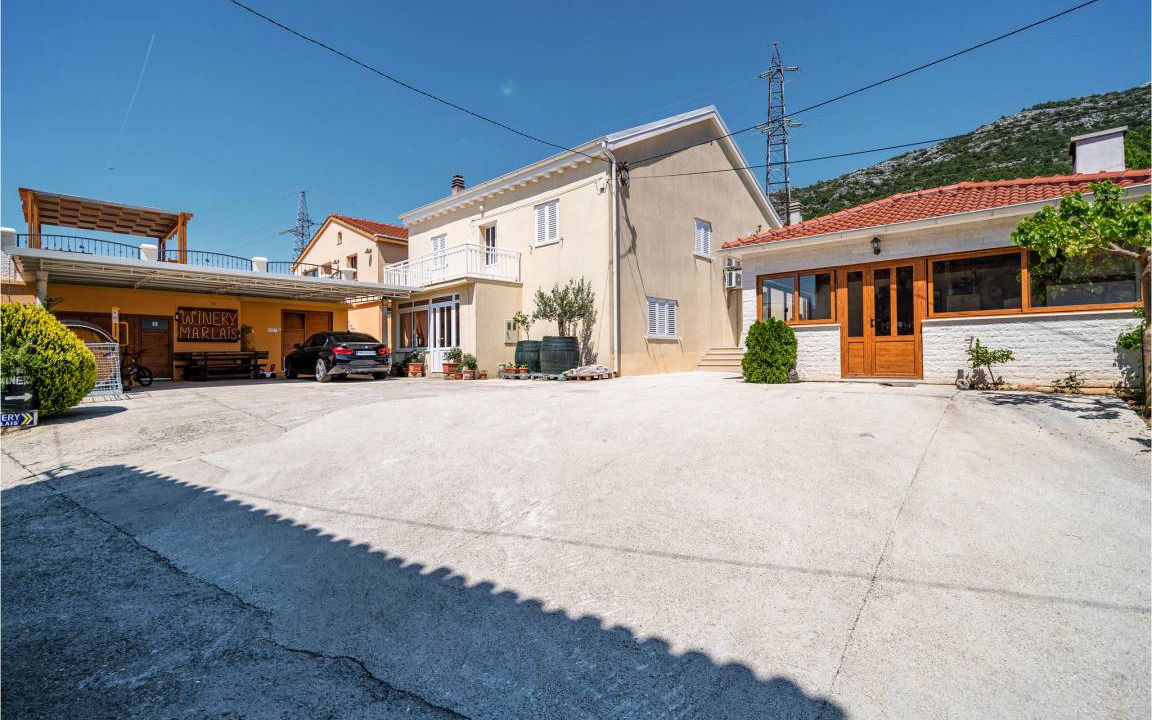 Metohija Apartment | 112 m² Apartment ∙ 4 bedrooms ∙ 8 guests