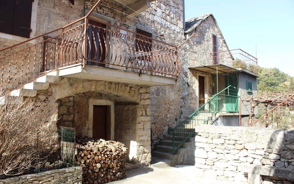 Dol House | 112 m² House ∙ 3 bedrooms ∙ 8 guests