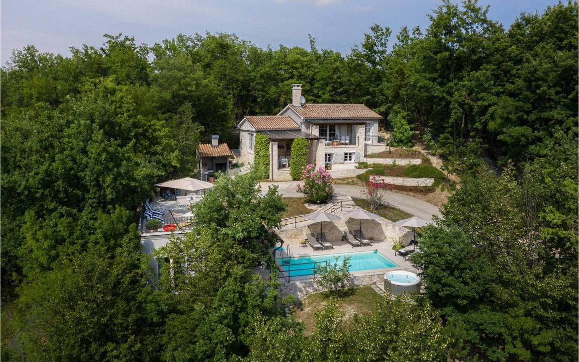 Pican House | 120 m² House ∙ 3 bedrooms ∙ 6 guests