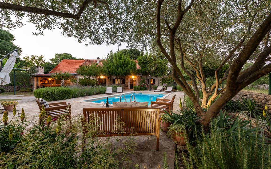 Oklaj Villa | 120 m² Villa ∙ 3 bedrooms ∙ 6 guests