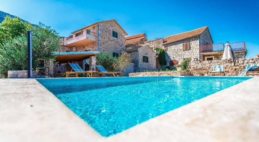 Pitve Villa | 120 m² Villa ∙ 4 bedrooms ∙ 12 guests