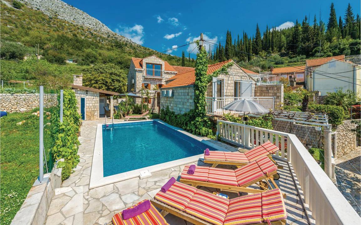 Trsteno House | 129 m² House ∙ 3 bedrooms ∙ 8 guests