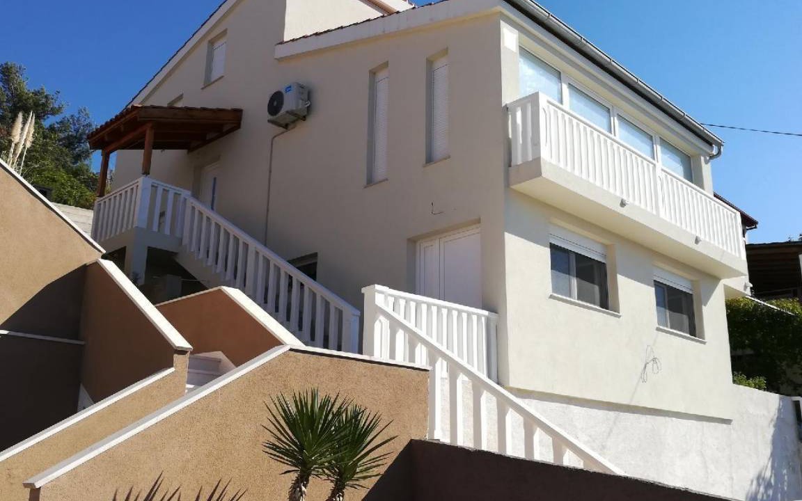 Savar Apartment | 130 m² Apartment ∙ 3 bedrooms ∙ 8 guests