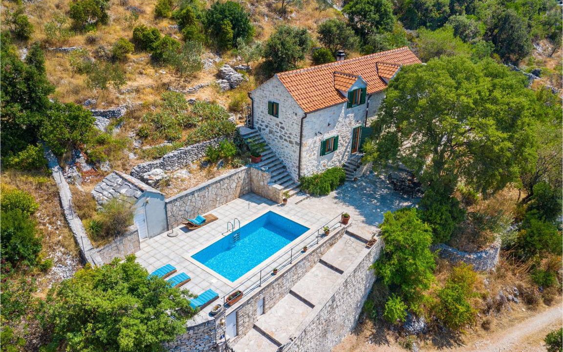 Dol House | 130 m² House ∙ 3 bedrooms ∙ 6 guests