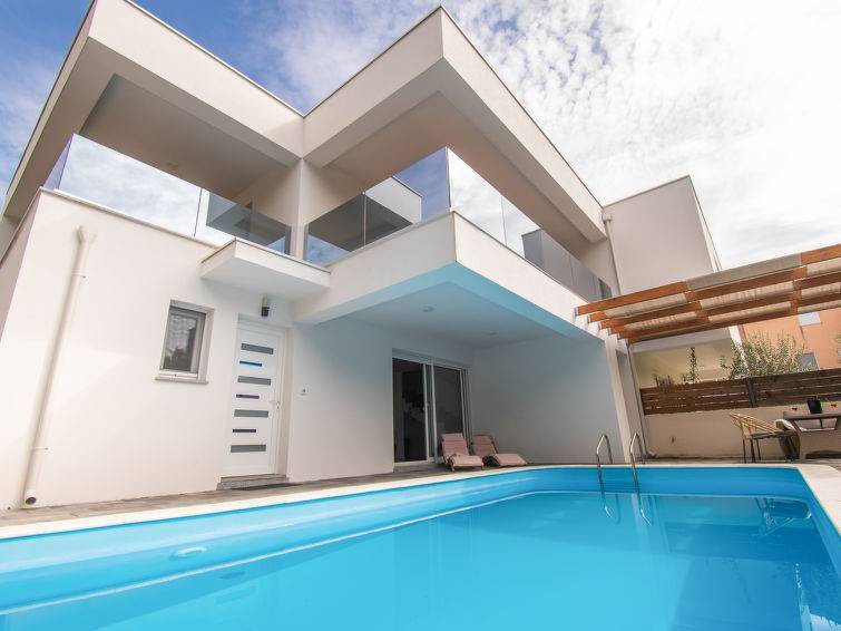 Srima House | 150 m² House ∙ 3 bedrooms ∙ 6 guests