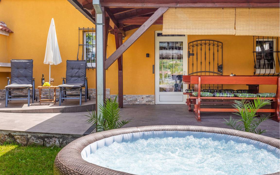 Buzdohanj House | 150 m² House ∙ 4 bedrooms ∙ 6 guests