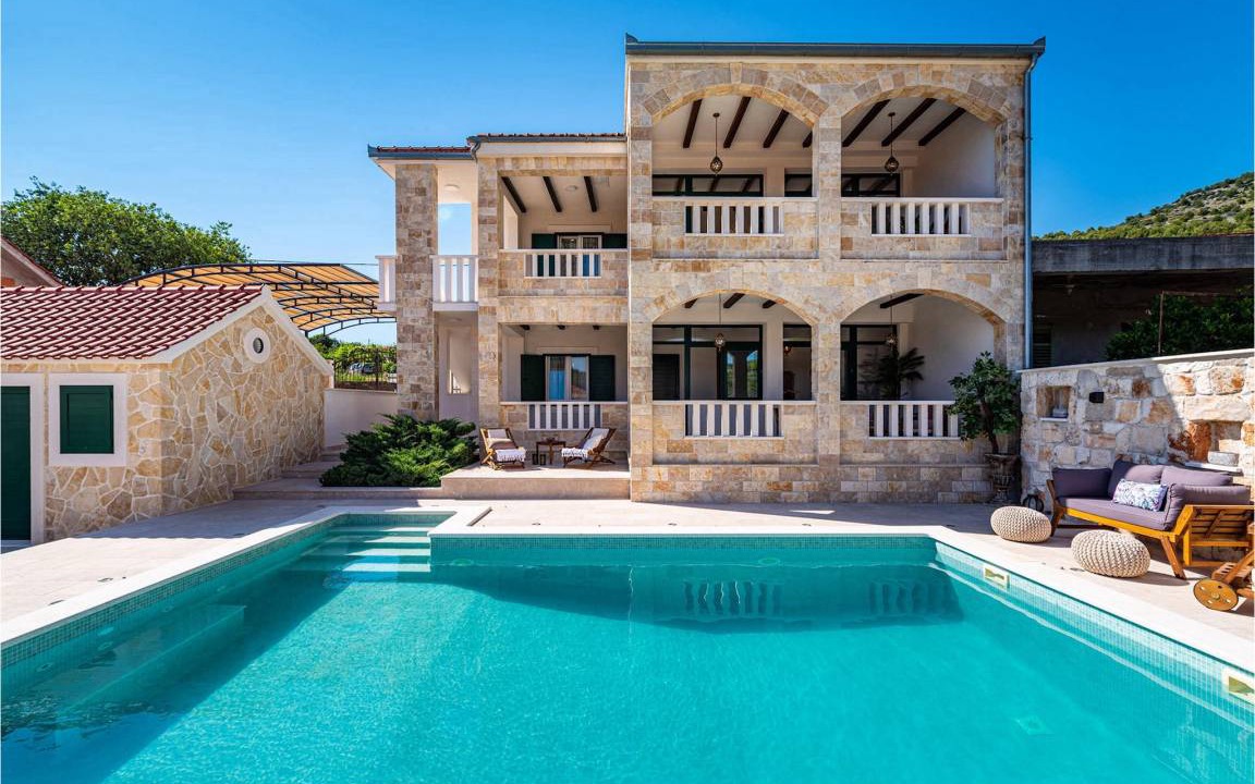 Seget House | 160 m² House ∙ 2 bedrooms ∙ 8 guests