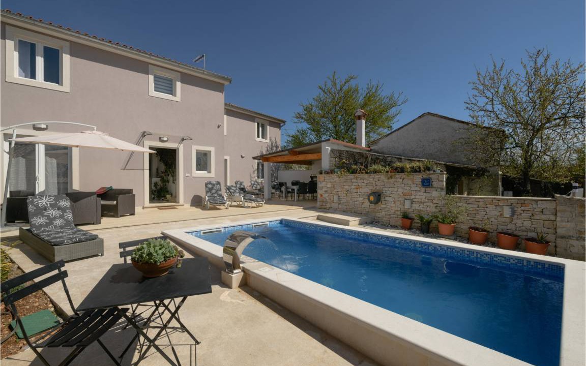 Debeljuhi House | 160 m² House ∙ 4 bedrooms ∙ 8 guests