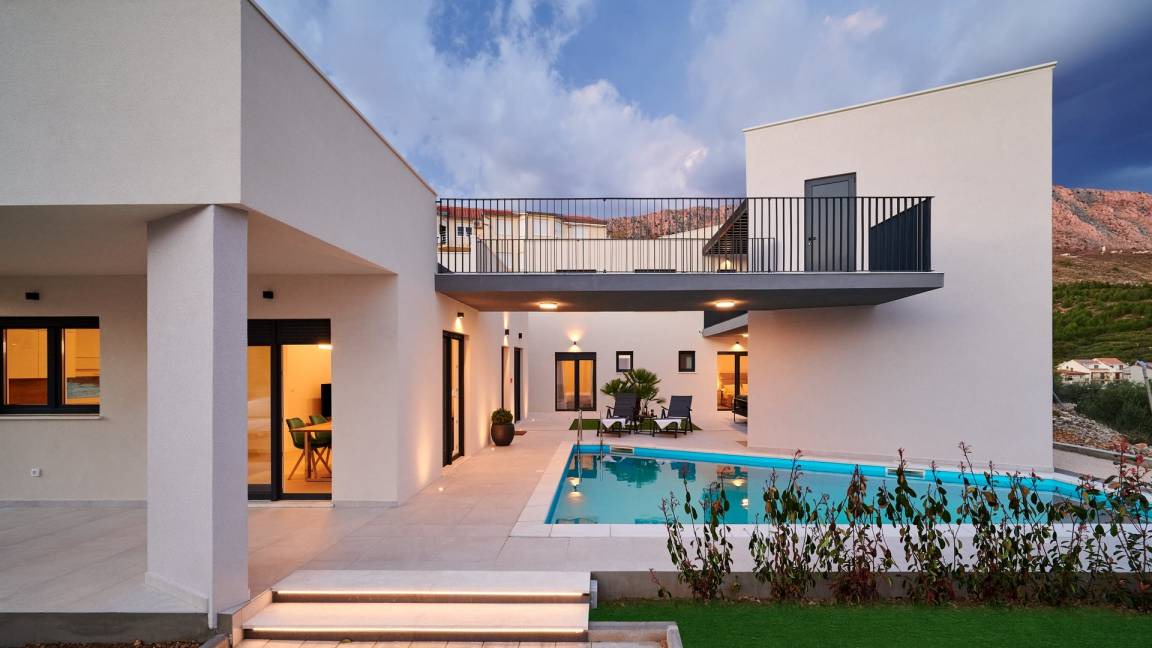 Dugi Rat Villa | 160 m² Villa ∙ 6 bedrooms ∙ 12 guests