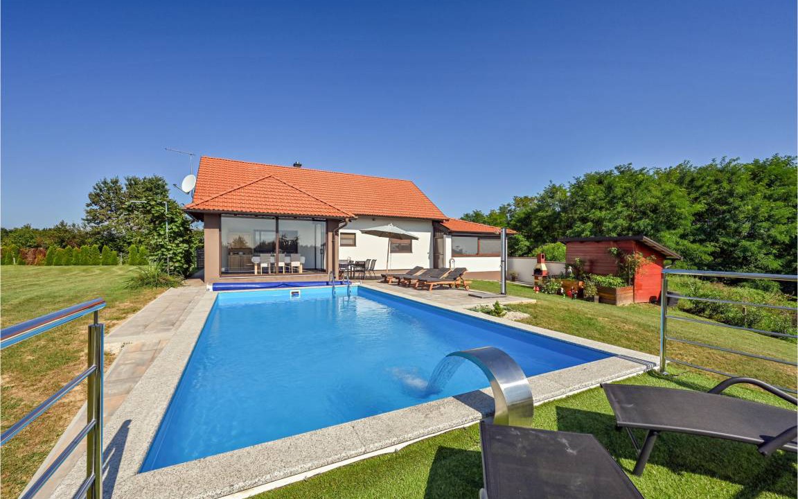 Selnica House | 180 m² House ∙ 2 bedrooms ∙ 4 guests