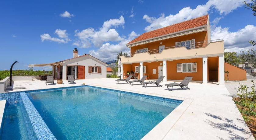 Zaton Obrovacki Villa | 180 m² Villa ∙ 4 bedrooms ∙ 10 guests