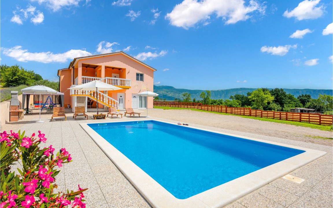 Tupljak House | 184 m² House ∙ 3 bedrooms ∙ 6 guests