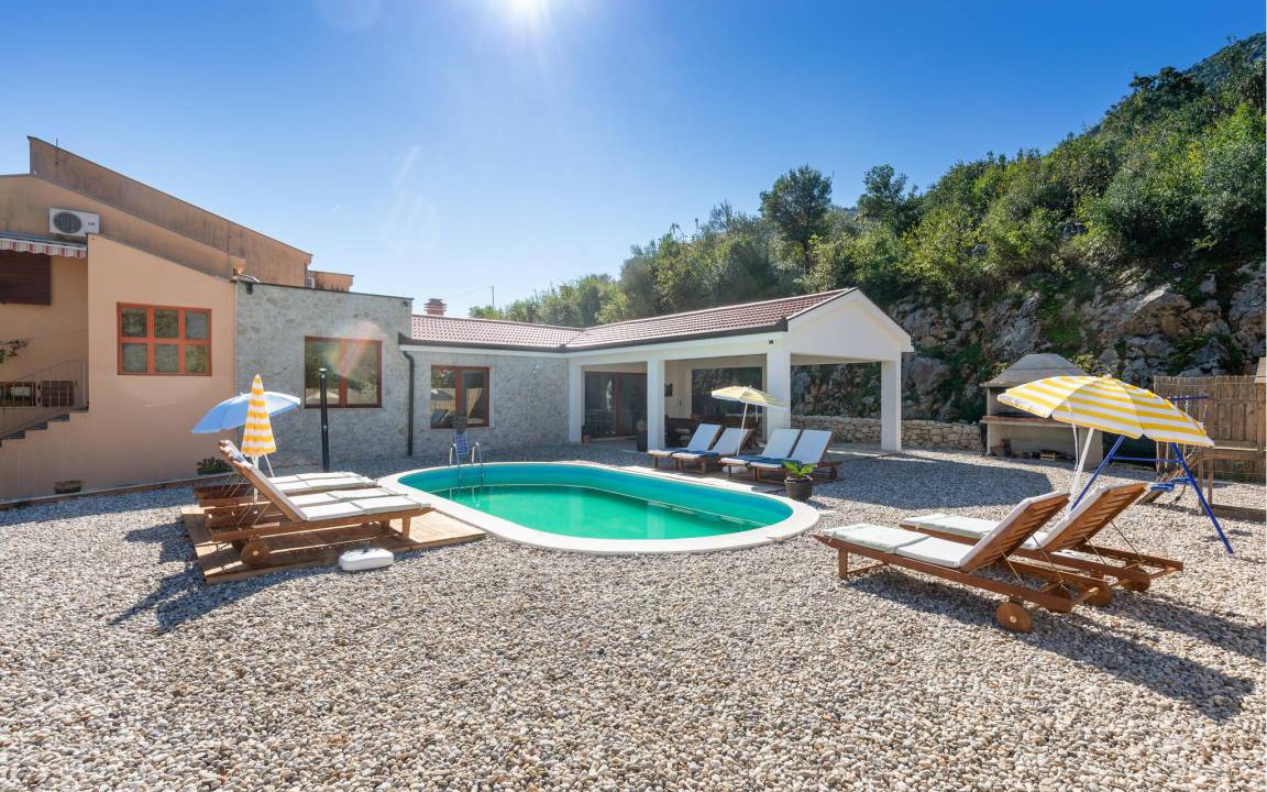 Momici House | 190 m² Maisonette ∙ 4 bedrooms ∙ 10 guests