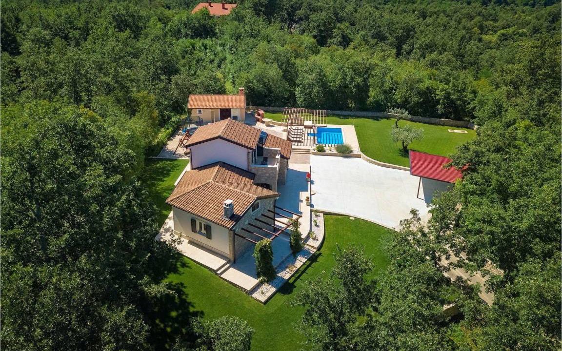Bazgalji House | 195 m² House ∙ 4 bedrooms ∙ 10 guests