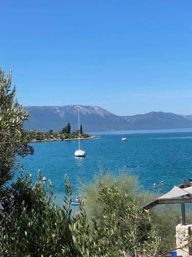 Blace Apartment | 2 bed Comfy Gem: Functional, Ideal Location, Steps to the Beach