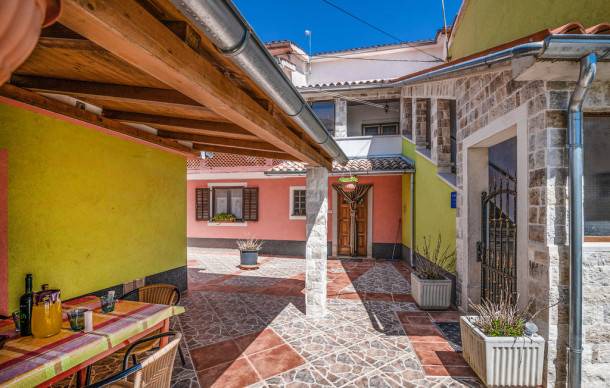 Grzini Apartment | 2 bedroom accommodation in Zminj