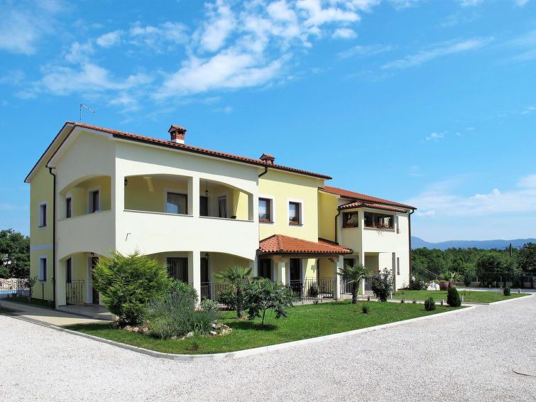 Strmac Apartment | 2 bedroom Apartment, sleeps 5 in Strmac with WiFi