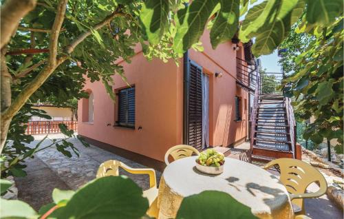 Pavicini Apartment | 2 Bedroom Awesome Apartment In Pavicini