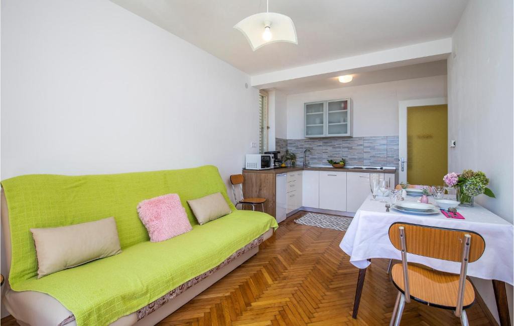 Icici Apartment | 2 Bedroom Gorgeous Apartment In Icici