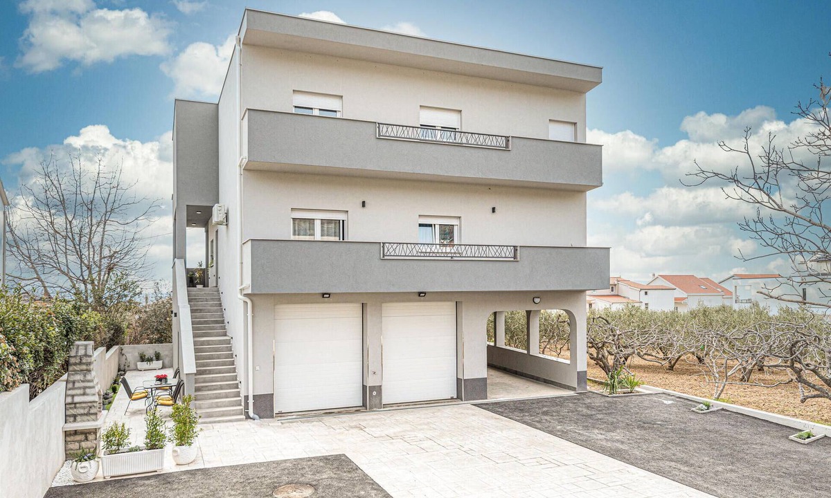 Kastel Gomilica Apartment | 2 bedroom lovely apartment in Kastel Gomilica
