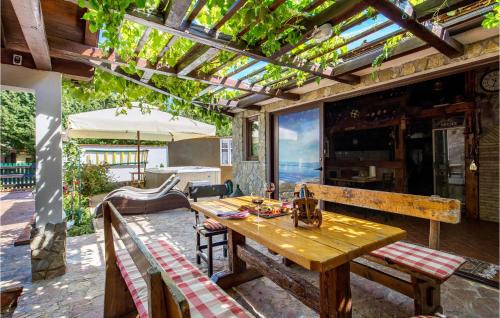 Veljun Primorski House | 2 Bedroom Luxurious Home In Senj