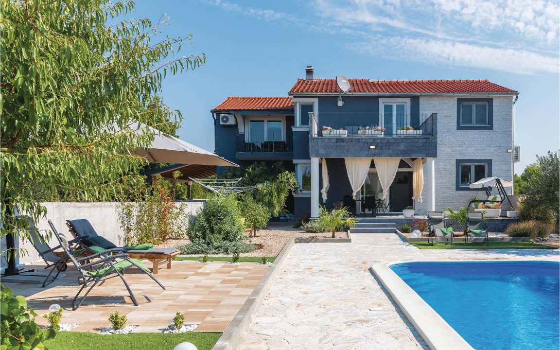 Skradin House | 200 m² House ∙ 4 bedrooms ∙ 8 guests