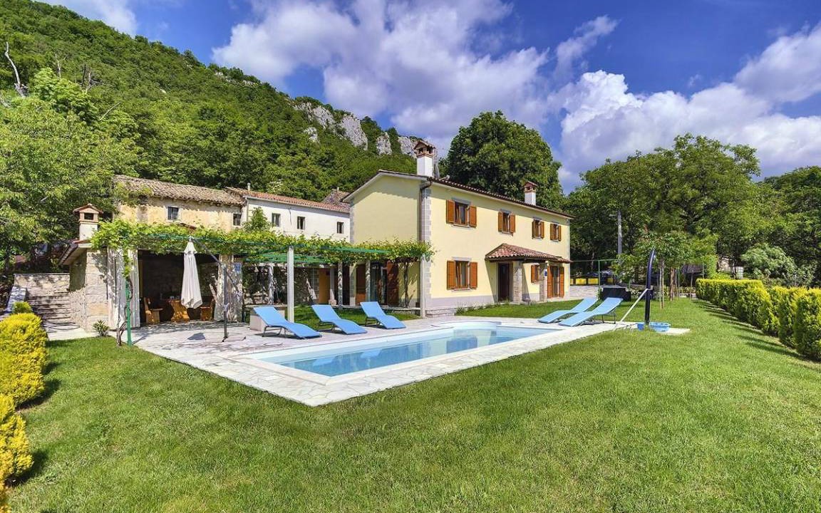 Lupoglav House | 200 m² House ∙ 4 bedrooms ∙ 10 guests