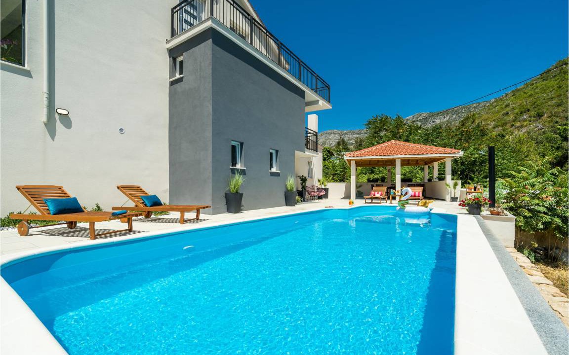 Trstenik House | 200 m² House ∙ 5 bedrooms ∙ 10 guests