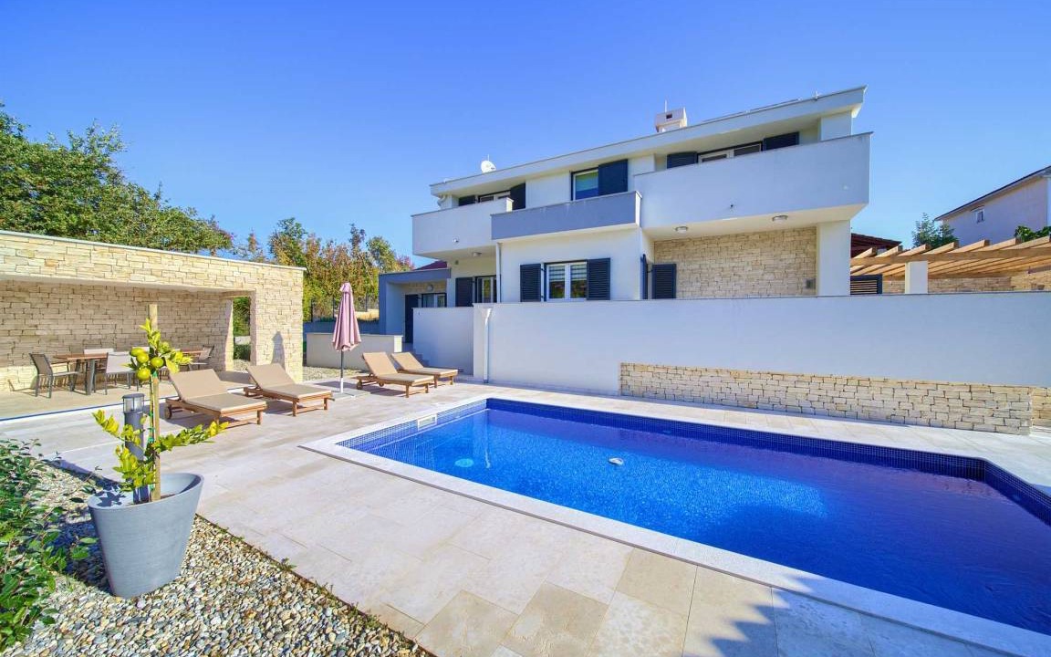 Risika Villa | 200 m² Villa ∙ 3 bedrooms ∙ 8 guests