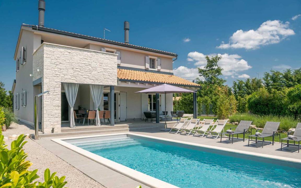 Karlovici Villa | 200 m² Villa ∙ 4 bedrooms ∙ 8 guests