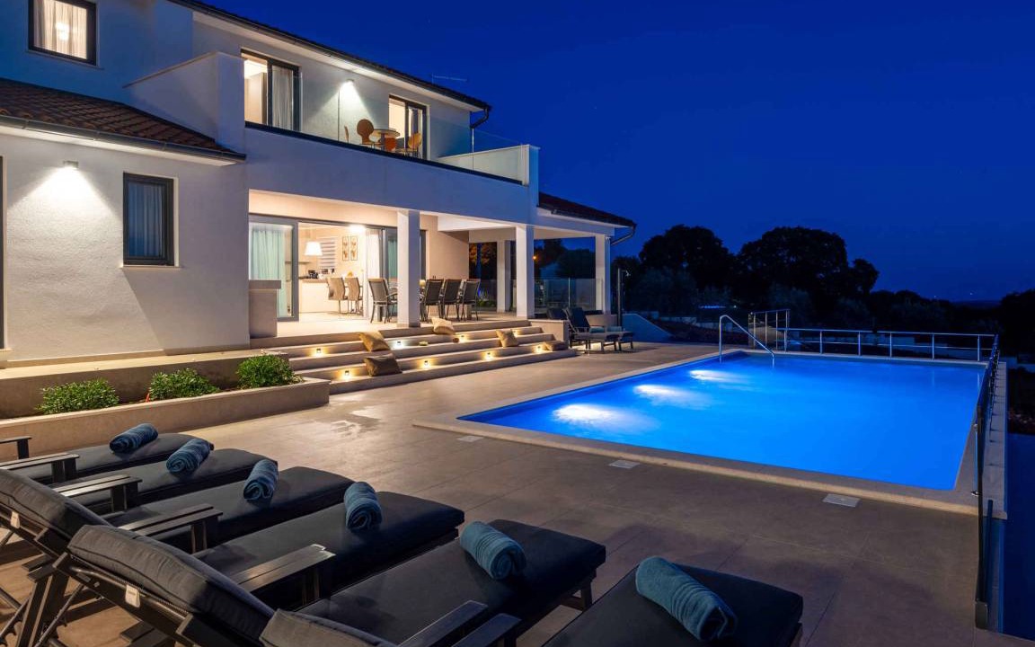 Brgod Villa | 210 m² Villa ∙ 4 bedrooms ∙ 11 guests