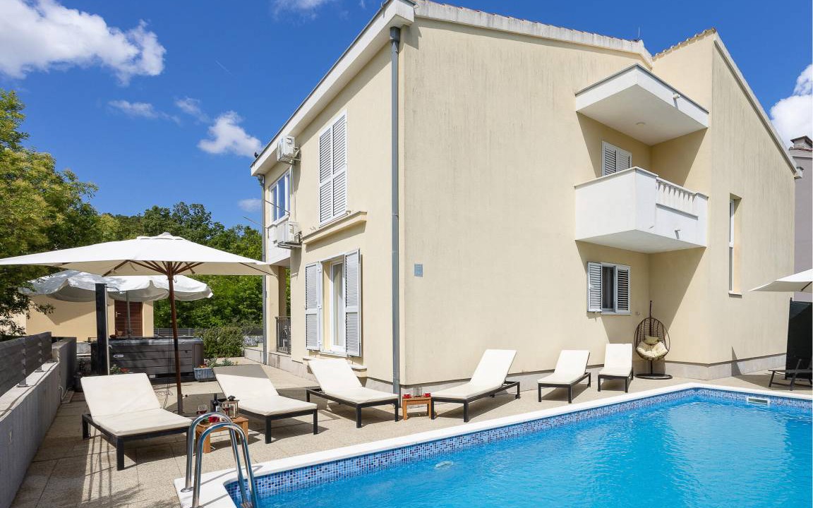 Dugopolje House | 217 m² House ∙ 5 bedrooms ∙ 10 guests