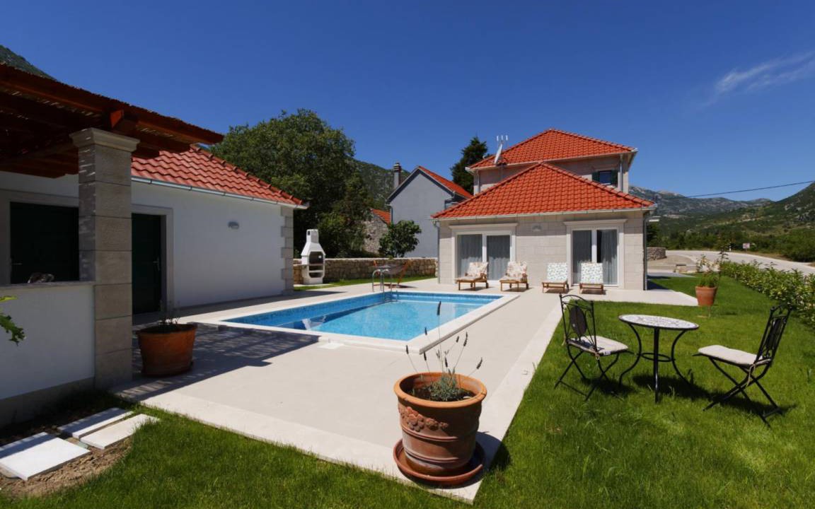 Tucepi House | 237 m² House ∙ 3 bedrooms ∙ 6 guests