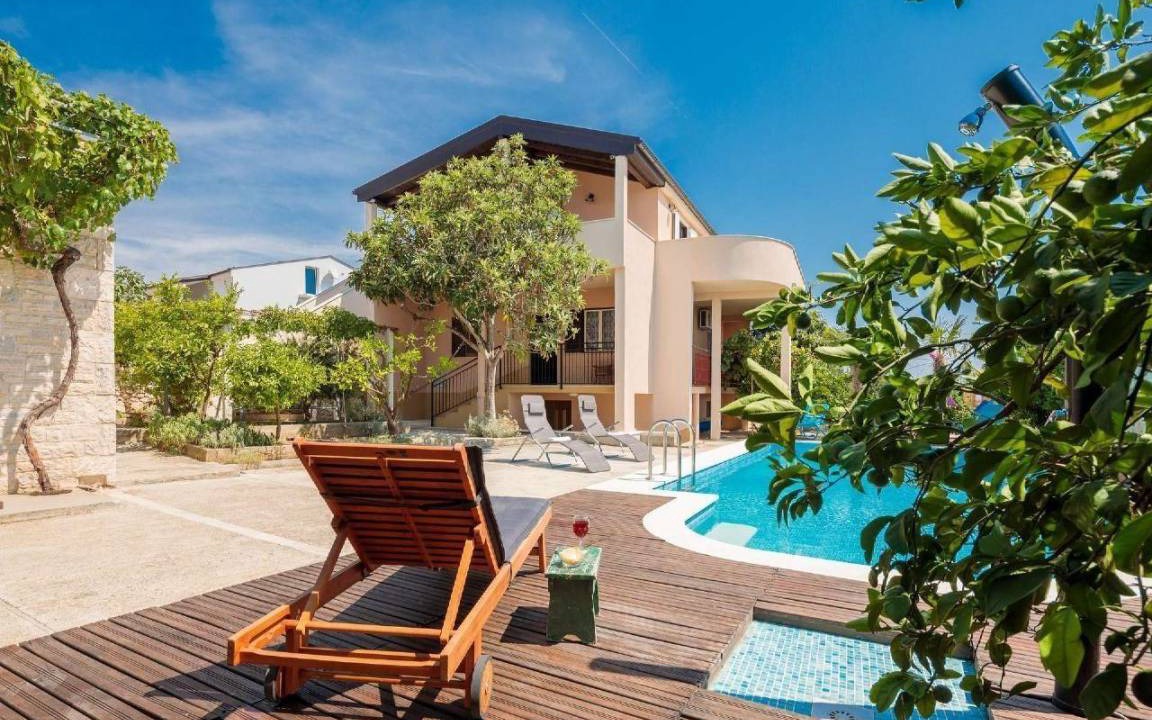 Seget House | 250 m² House ∙ 3 bedrooms ∙ 8 guests