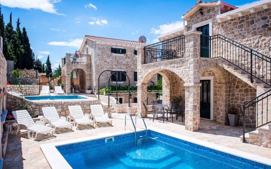 Kremena House | 250 m² House ∙ 7 bedrooms ∙ 24 guests