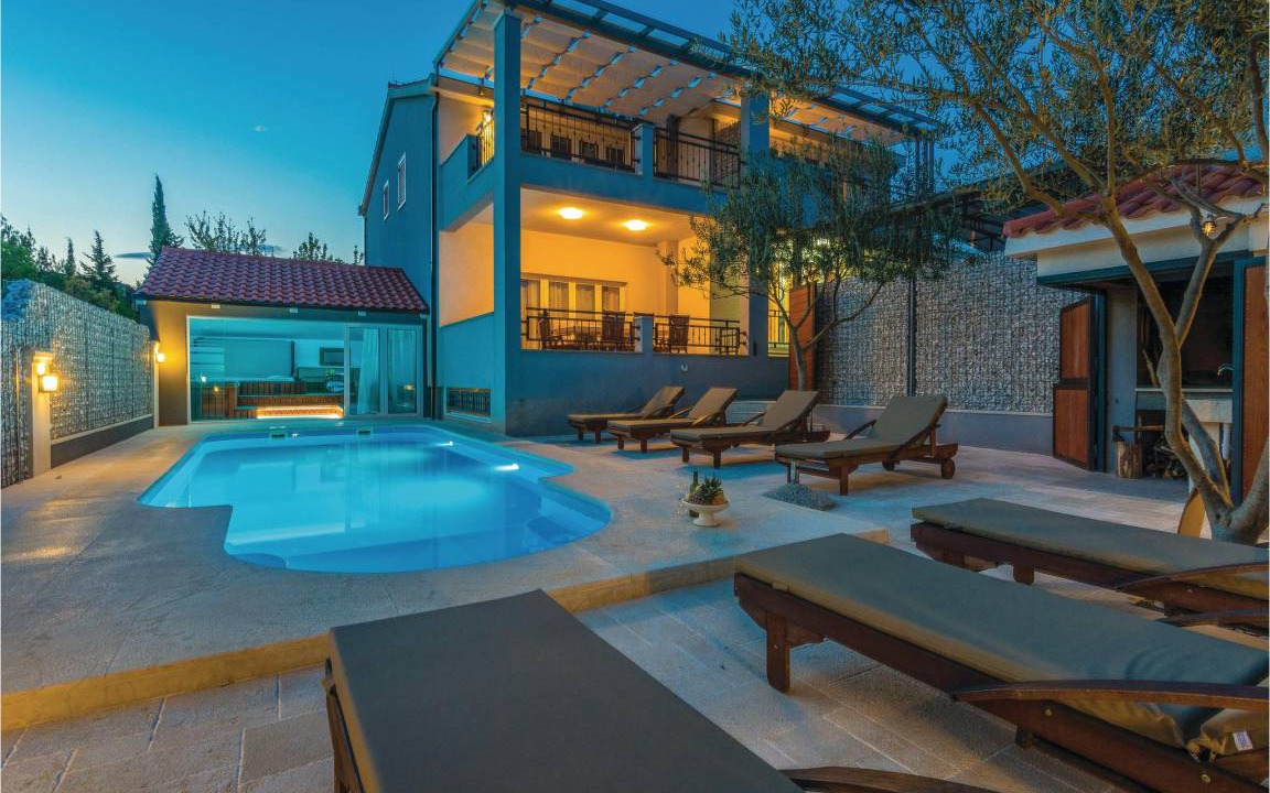 Pridraga House | 252 m² House ∙ 8 bedrooms ∙ 15 guests