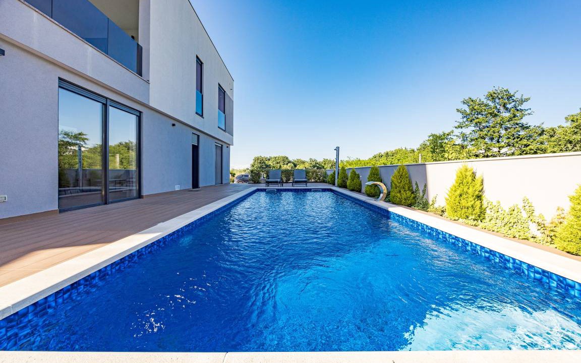Cervar Villa | 260 m² Villa ∙ 3 bedrooms ∙ 7 guests