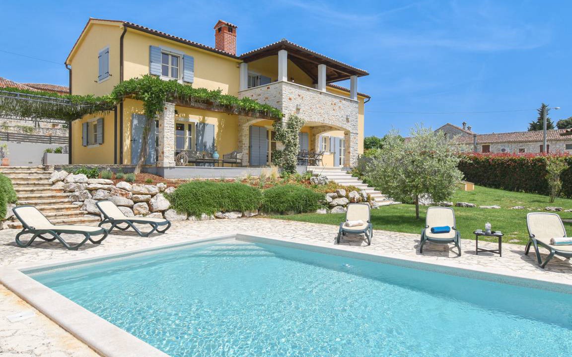 Heraki Villa | 260 m² Villa ∙ 5 bedrooms ∙ 9 guests