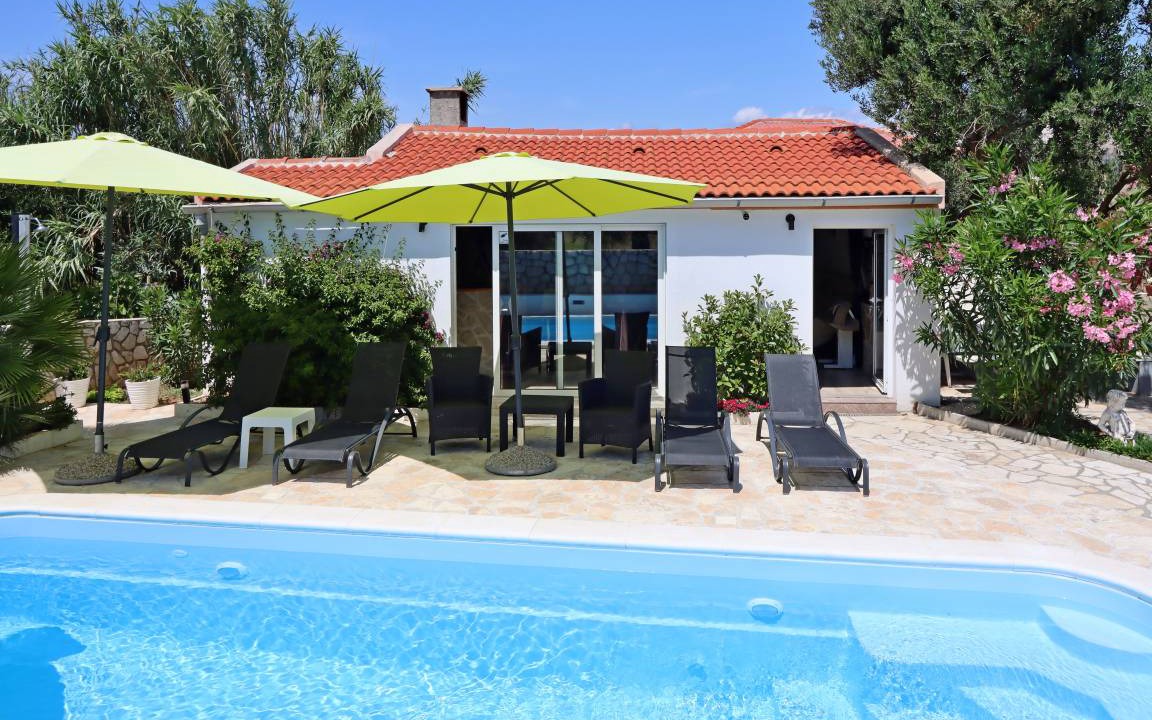 Pag Apartment | 28 m² Apartment ∙ 1 bedroom ∙ 2 guests