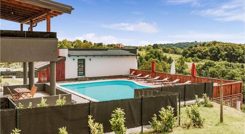 Grabrovnik House | 280 m² House ∙ 4 bedrooms ∙ 12 guests